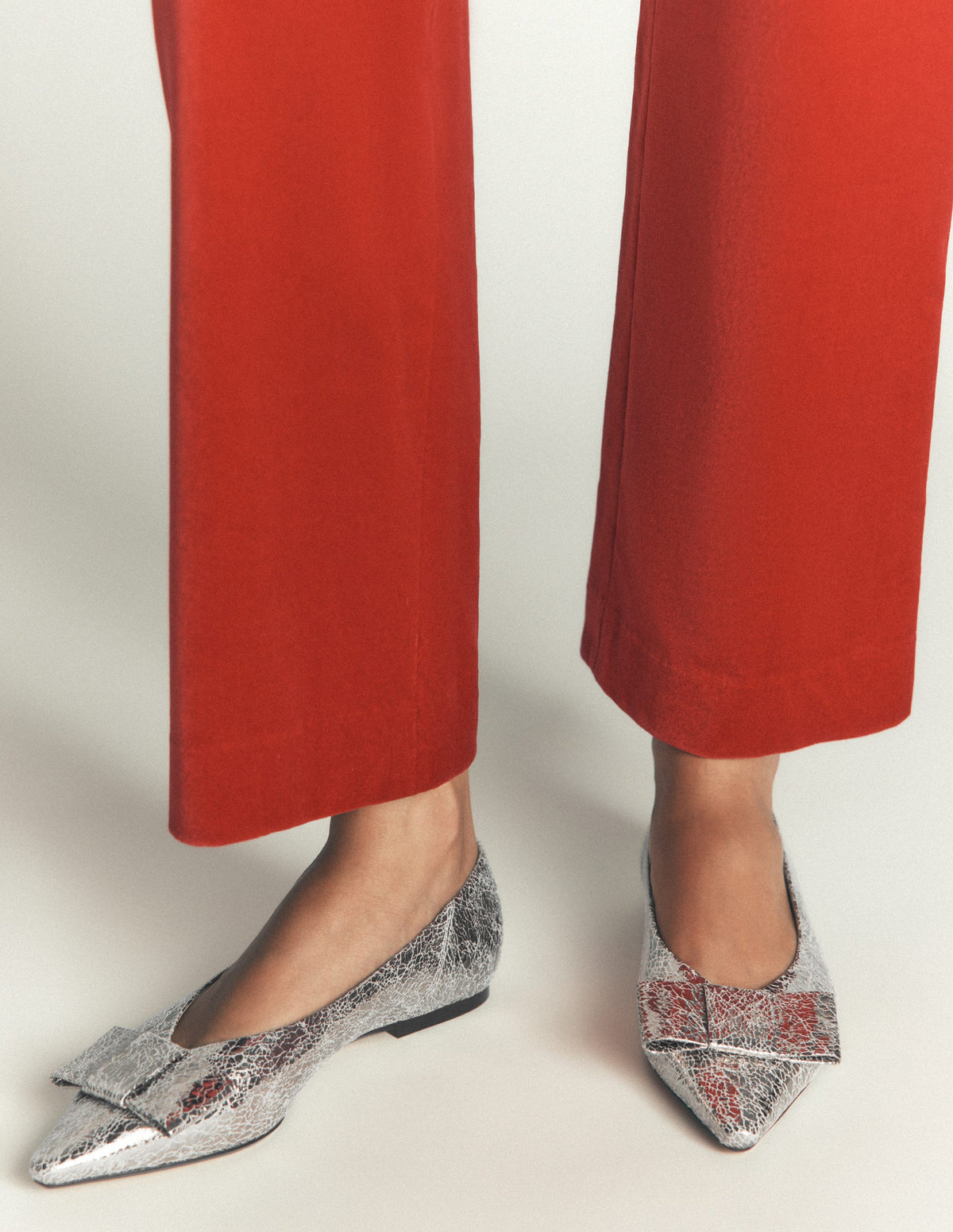 Nigella Bow Pointed Flats-Silver Metallic-2