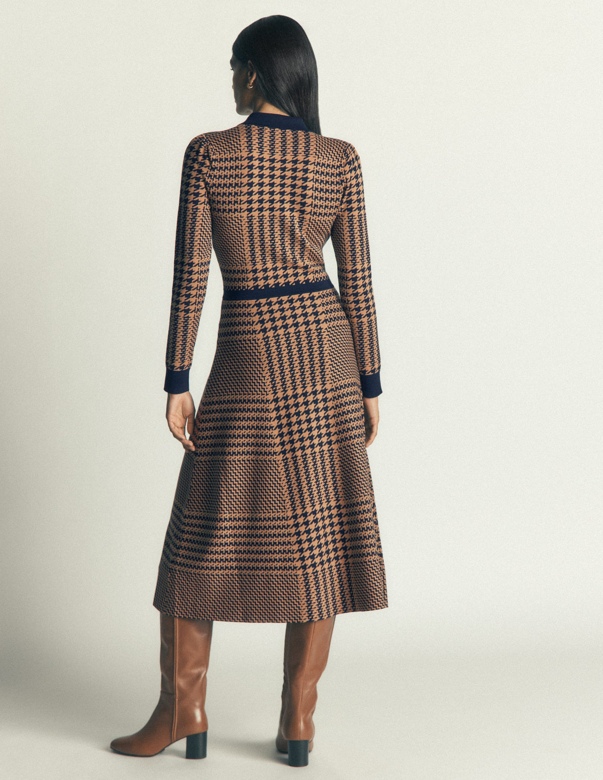 Fiona Zip Front Knitted Dress-Camel and Navy Check - Image 3