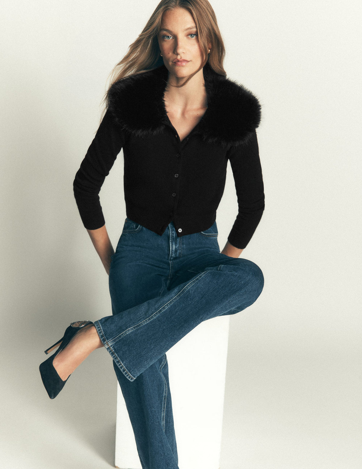 Fur Collar Cropped Cardigan-Black-1