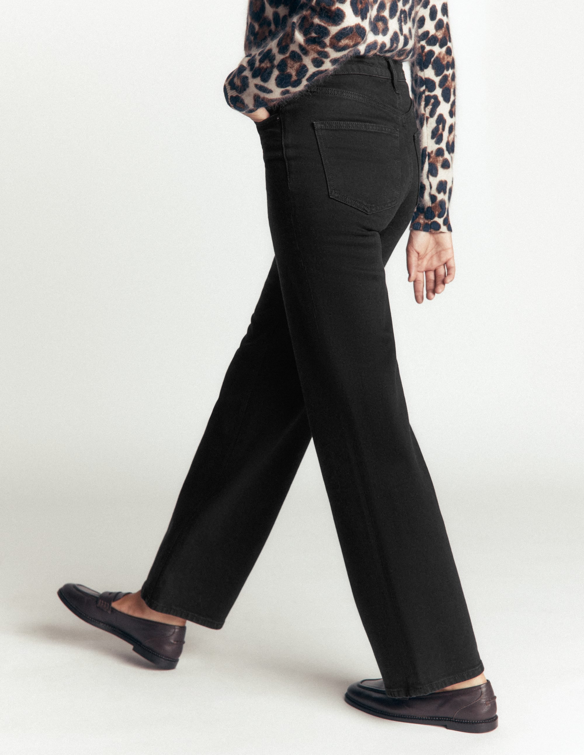 High Rise Column Leg Jeans-Black - Image 3