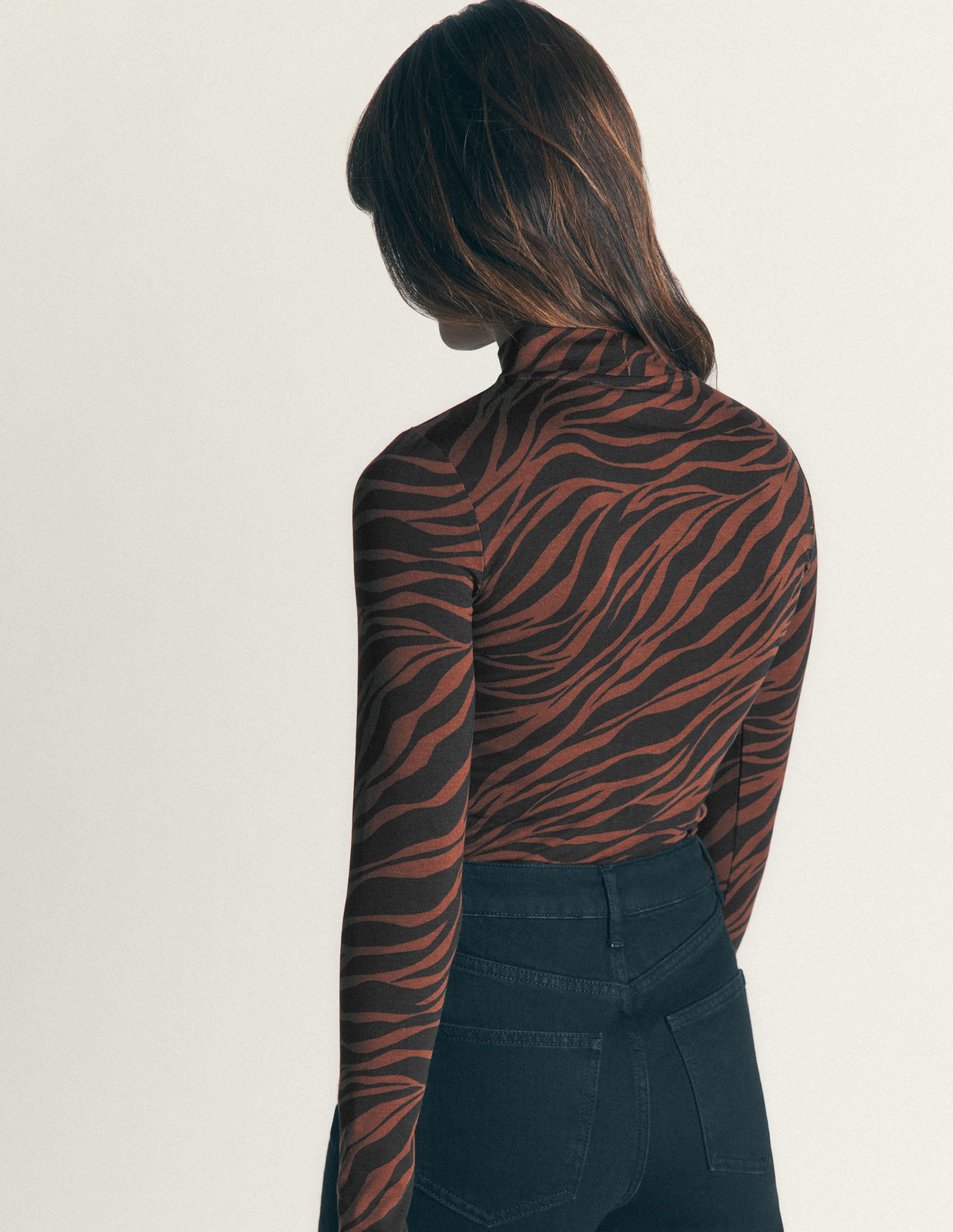 High Neck Jersey Top-Potting Soil, Zebra Swirl - Image 3