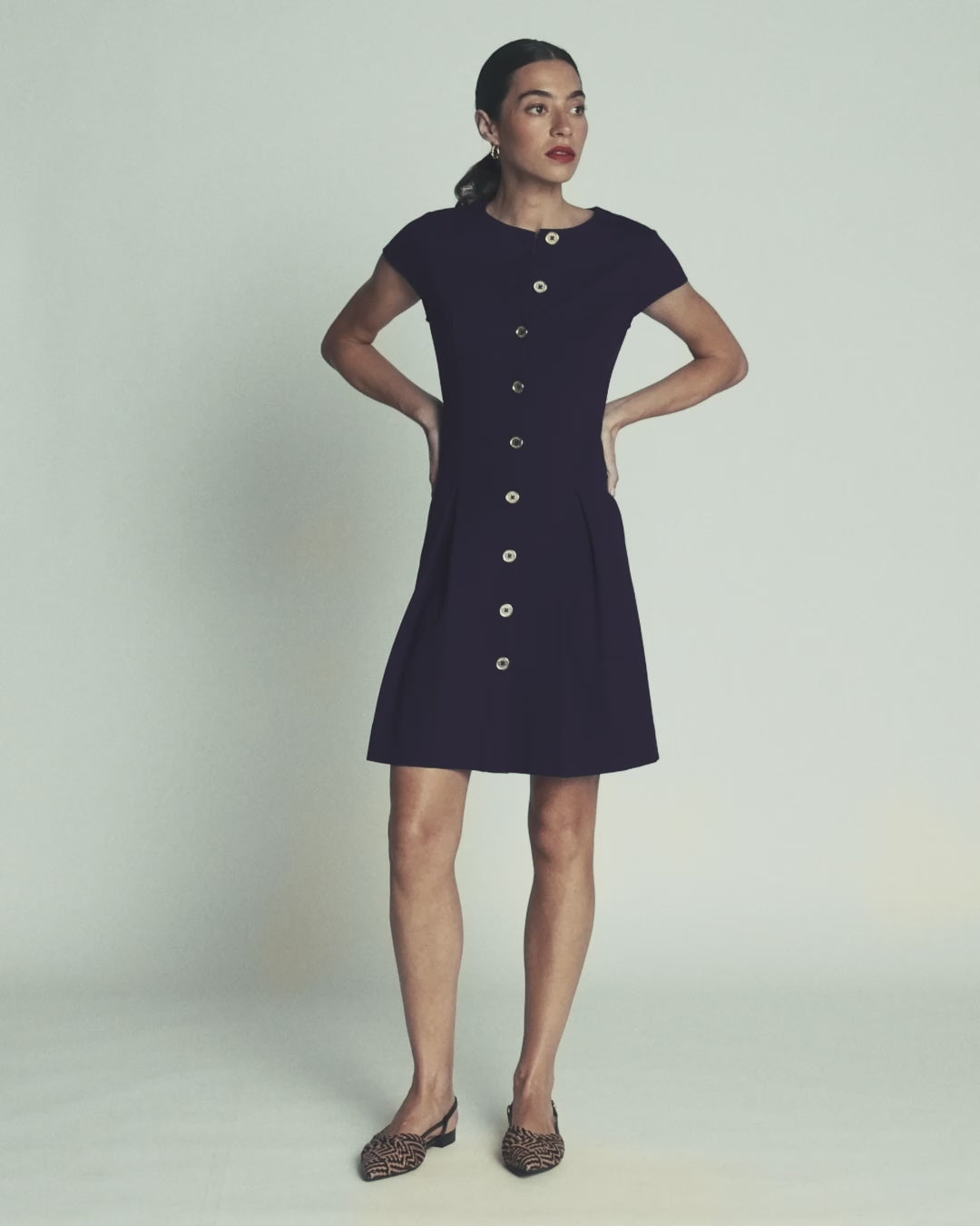 dress with buttons Cute White - Shift Dress - Button Back Dress - Linen Dress The model measures 175 cm and is wearing a size S. Juliette Pearl Buttons Midi Dress