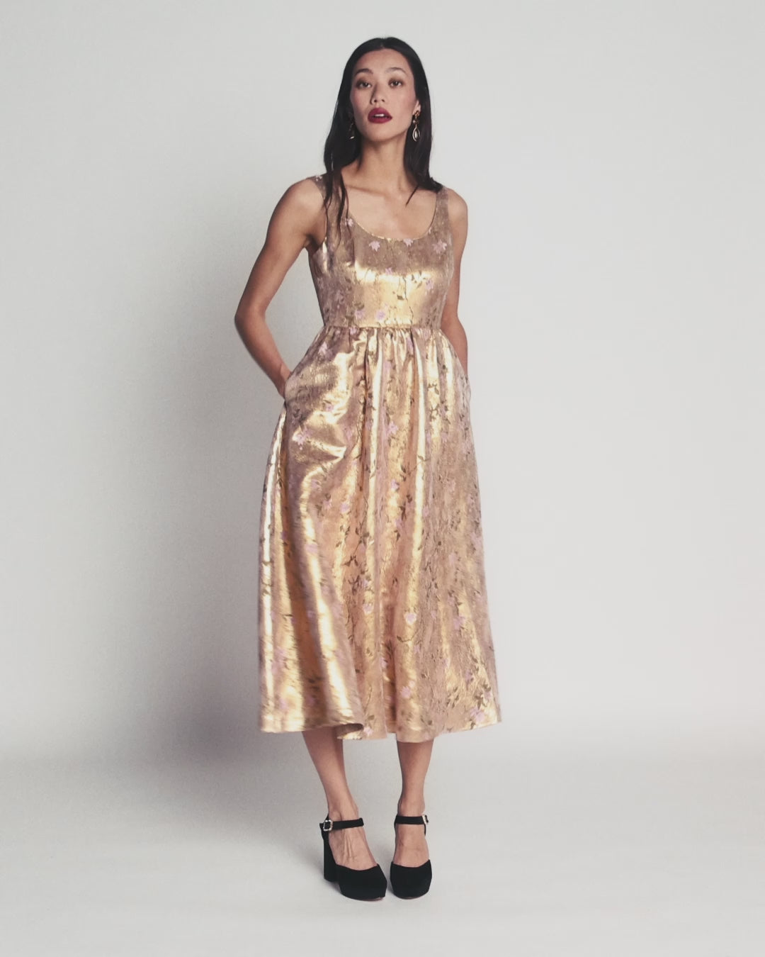 boden fit and flare dress Scoop Neck - Gold Jacquard this textured viscose skater Size:52 Regular Jacket+46 Waist Adjust 42to48)Height: 5'7
